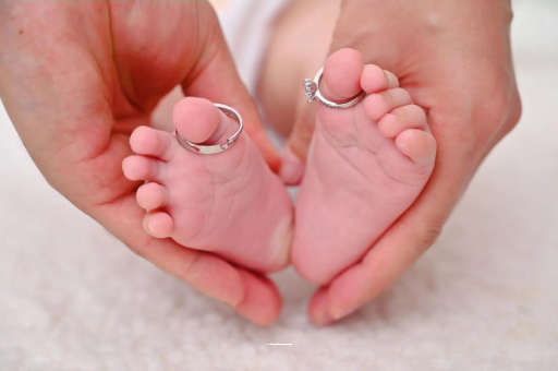 图木舒克怎样给宝宝喂奶